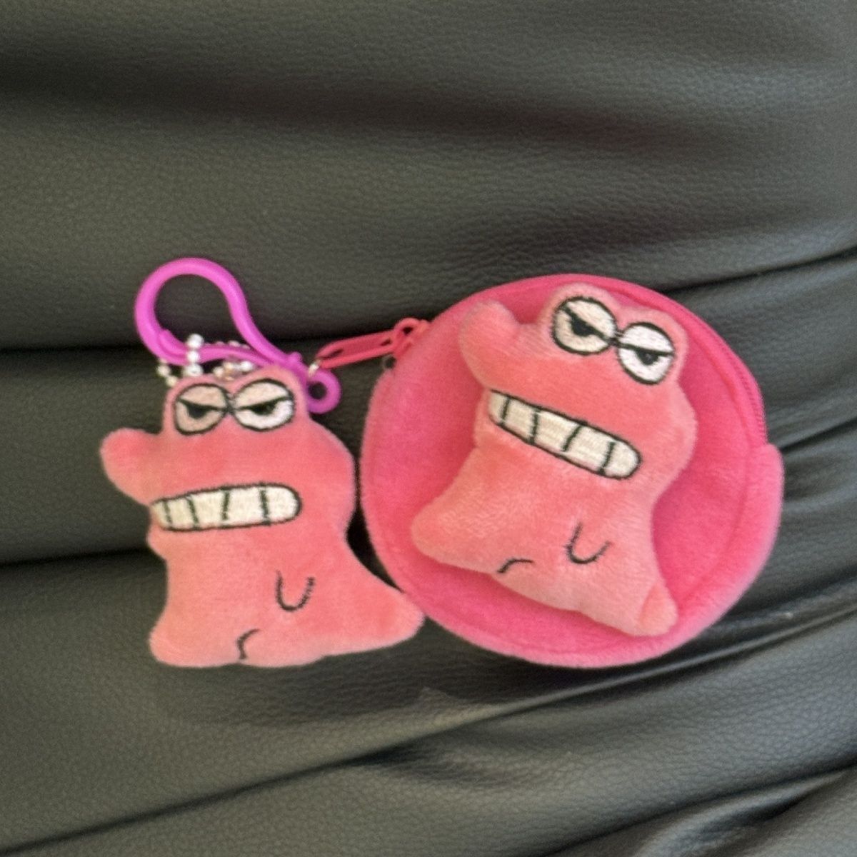 Monedero de peluche de dibujos - Headphone Parts reseña y precio